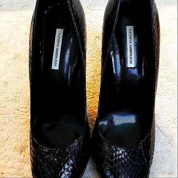 Black Kathryn Amberleigh Snake Skin high Heels size 9M - Picture 5 of 9